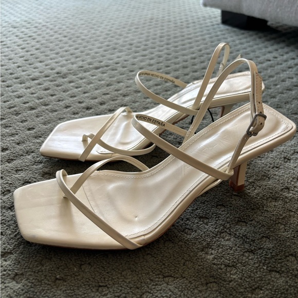 Zara white strappy kitten heel - Picture 2 of 6